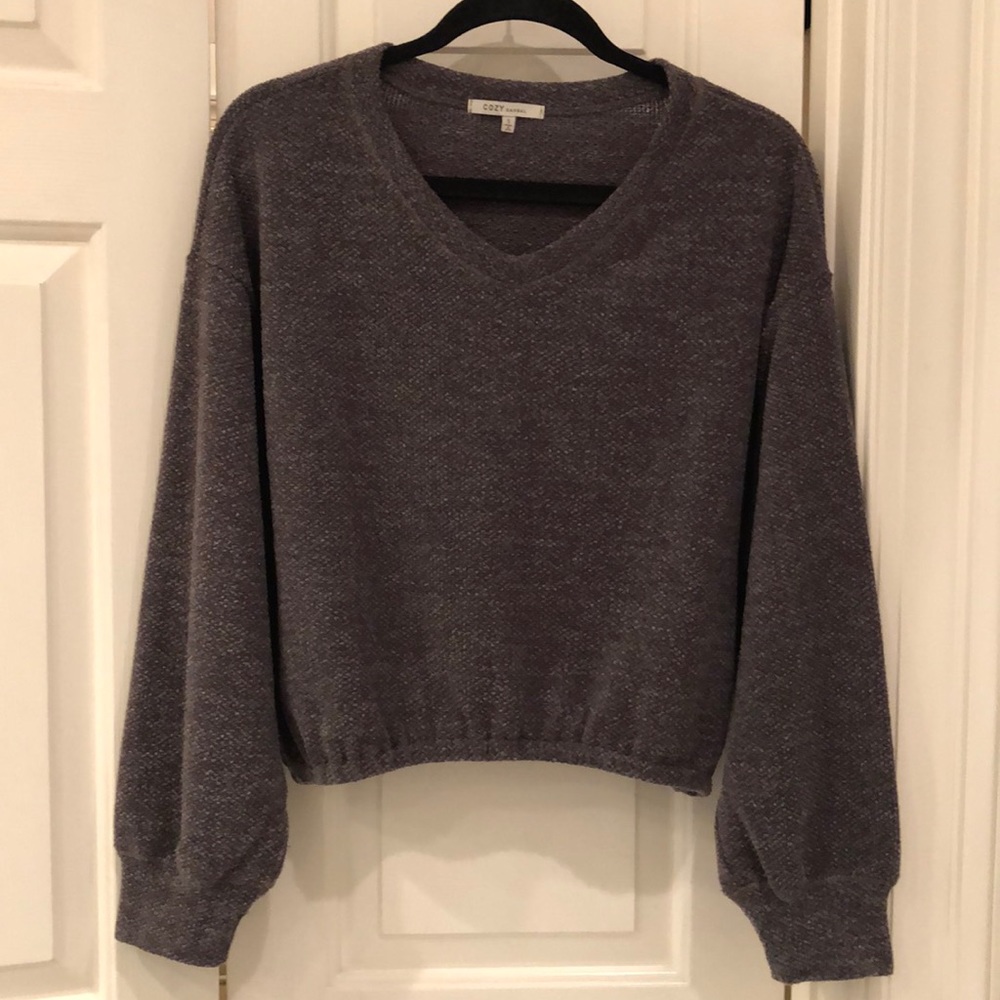 NWOT- COZY Casual cropped knit gray sweater